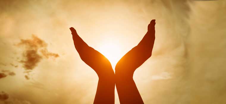 generosity-hands-sun-760×350